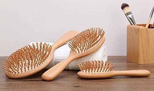 Huachi Wet Hair Brush Bamboo Detangling Brush Natural Wooden Paddle Organic Brush for Women Men Kids Scalp Massage Anti-Static, Reducing Hair Breakage Adding Shine Huachi