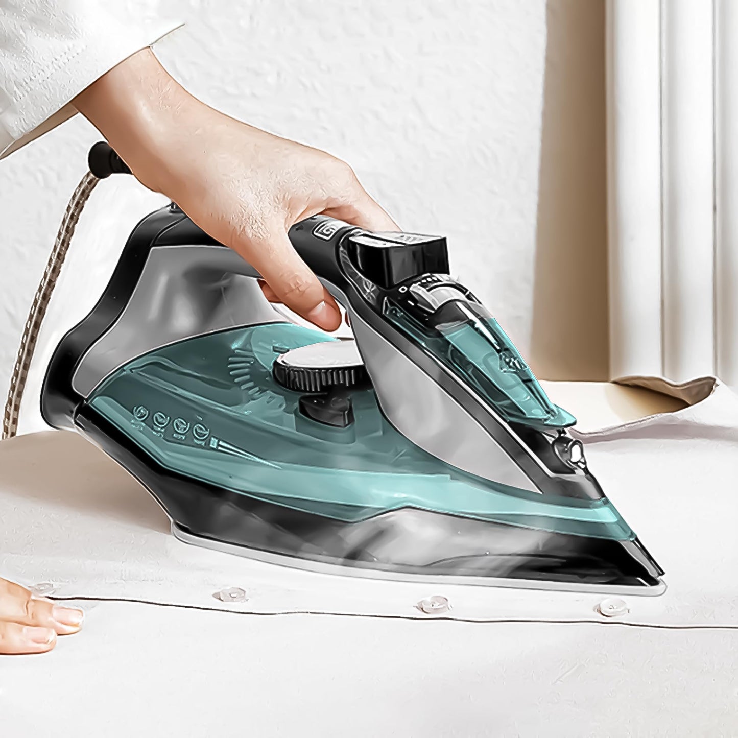 2600W Steam Iron – Ceramic Coated Soleplate, Auto Shut-Off, Anti-Calc Drip Self-Cleaning, Continuous Steam, 450ml Water Tank, Steam Burst & Spray Function – Travel Iron for Wrinkle-Free Clothes